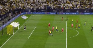 1682377045693043183.gif C罗2.gif